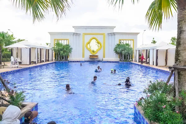 Activity-Pool-Gallery-1