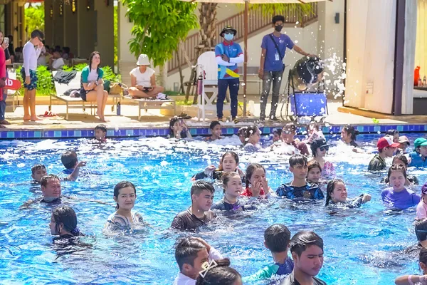 Activity-Pool-Gallery-4