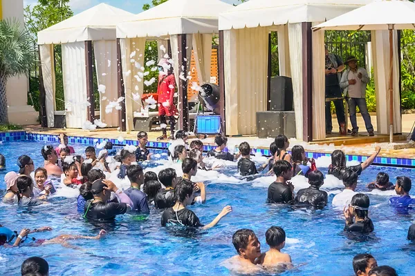 Activity-Pool-Gallery-8