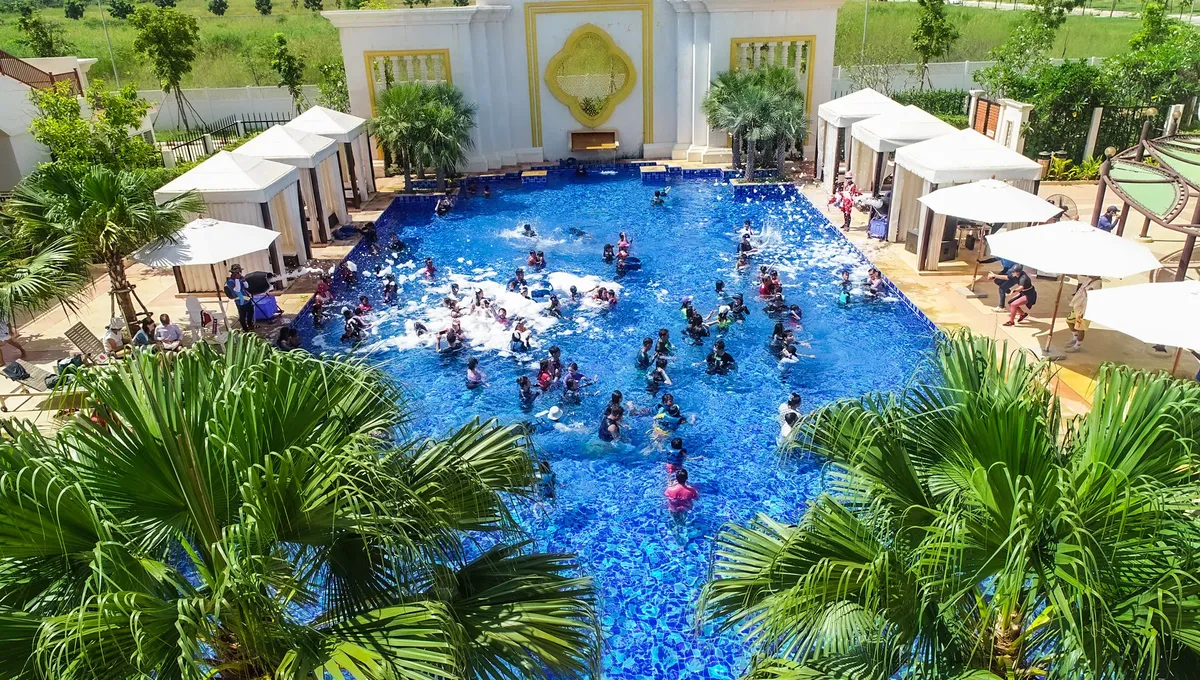 Activity-Pool-Slider-4