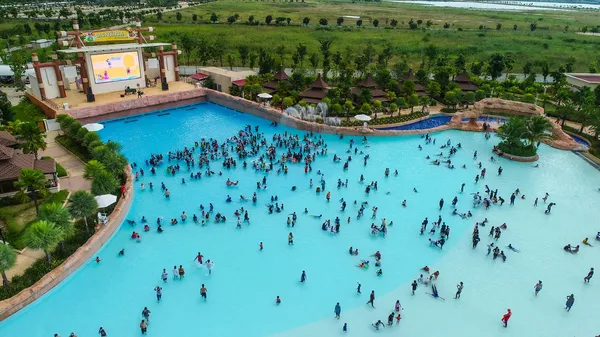 wavepool-04