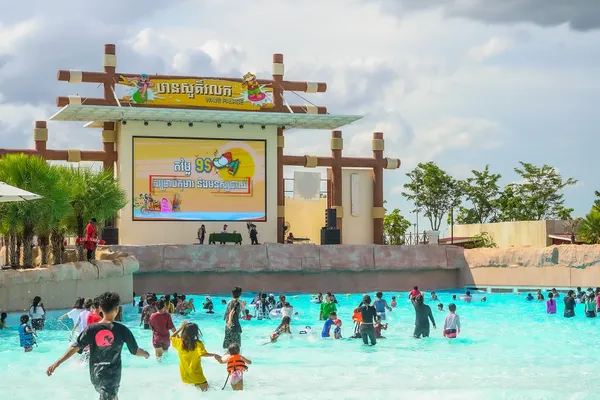 wavepool-06