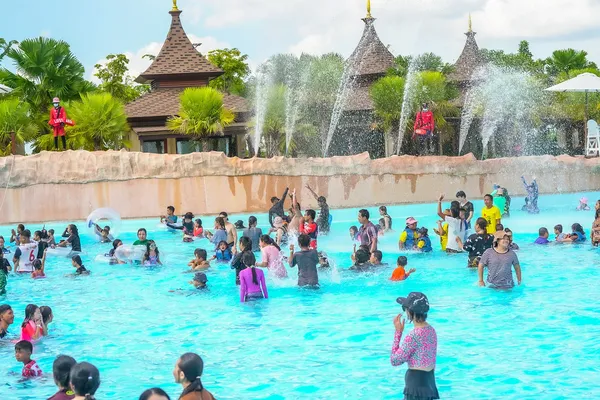 wavepool-08