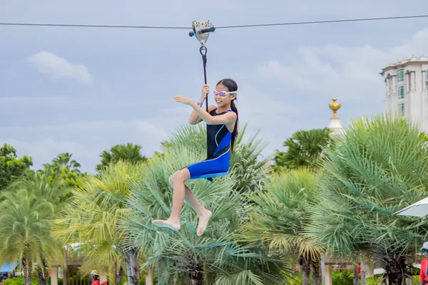 zipline3
